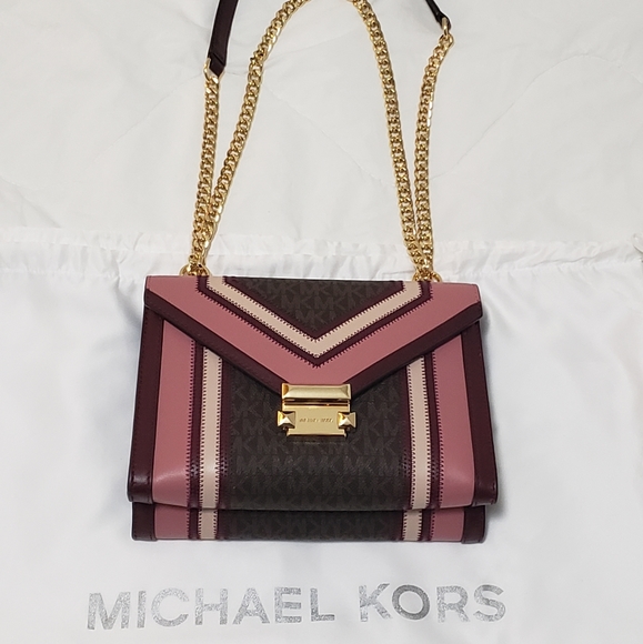 Michael Kors Kinsley Medium Shoulder Bag - Picture 3 of 8
